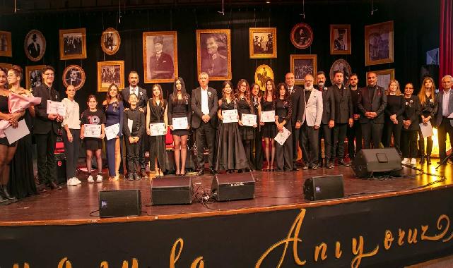 Güzelbahçeli gençler Atatürk için söyledi