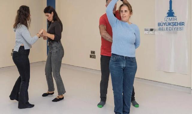 İzmir'de görme engellilere 'dansla terapi'