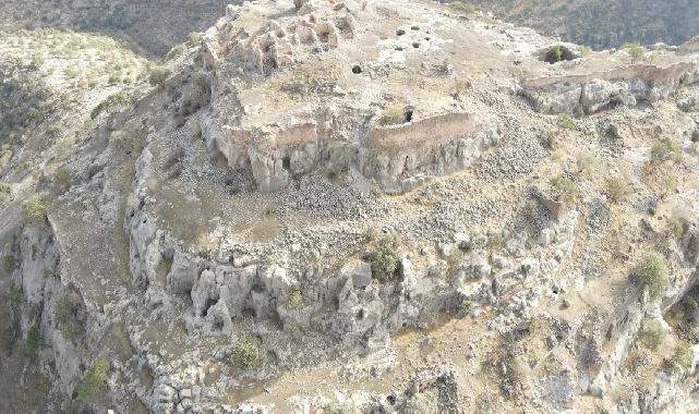 Nusaybin’in gözü yeniden açıldı... Bin 700 yıllık kale gün yüzüne çıktı!