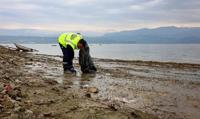 Sapanca Gölü'nde ekosistemi koruyan kıyı temizliği