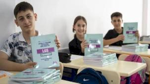 5 bin öğrenciye ücretsiz test kitabı