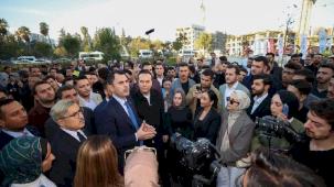 Bakan Kurum gençlerle afet bölgesindeki 'Asrın İnşası' seferberliğini gezdi