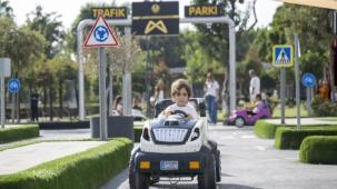 Çocuklar Trafik Parkı'na akın etti