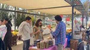 Efes Tarlası'nda üretici de tüketici de memnun