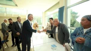 Gebze'de evlerine giremeyen ailelere moral ziyareti