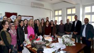 İzmir Çiğli’de Öğretmenler Günü fidanlarla kutlandı