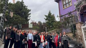 İzmit'te 'Kadın Kadına Konak Buluşmaları' sürüyor