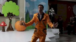 Kocaeli İzmit'te Çocuk Hakları Gününe özel tiyatro gösterisi