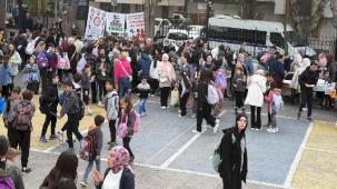 Manisa Yunusemre'de Üzümcüler İlkokulu'nda kermes
