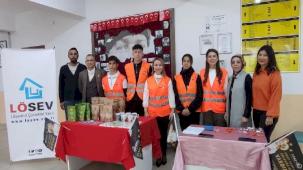 Zekiye Tekin'den lösemili çocuklara ziyaret