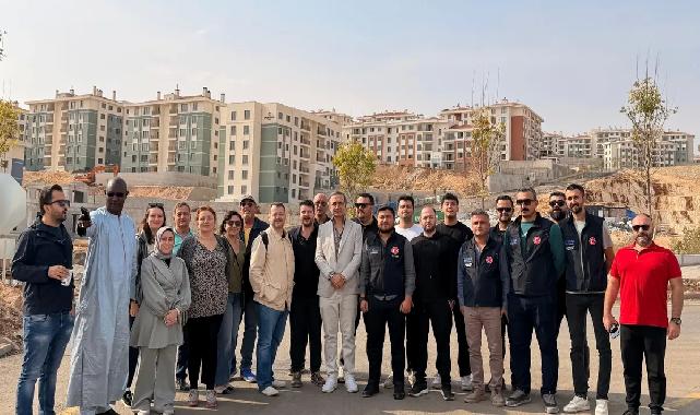 Uluslararası gazeteciler afet şehirlerinde asrın inşasına hayran kaldılar