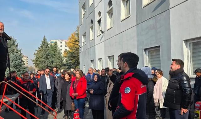 Kayseri Kocasinan'da personele acil durum tahliye ve yangın tatbikatı