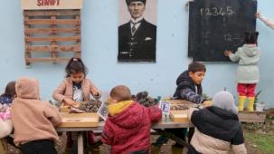 Adana'da okulun atıl bahçesinde 'açık hava' ders