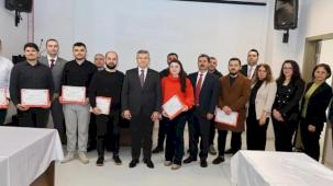 Artvin'de tütün kullanımını bırakan 15 kişiye Vali Ergün'den teşekkür