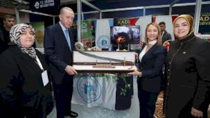 Cumhurbaşkanı Erdoğan’a Başkan Tekin’den özel hediye