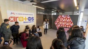 Mersin’de 'Aratos Matematik Evi' binlerce öğrenciyi ağırladı