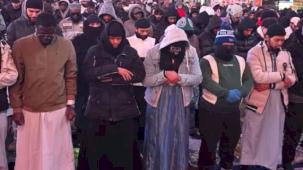 ABD Times Meydanı'nda teravih namazı