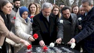 Ankara Üniversitesi depremde kaybedilen öğrencilerini andı