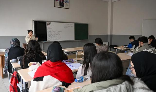 Malatya'da gençlerin üniversite hedefine Büyükşehir desteği