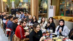 Başkan Rasim Arı Nevşehirli sporcularla sahurda buluştu