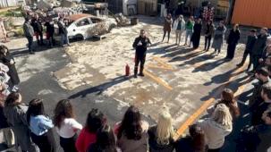 İstanbul Maltepe'de öğretmenlere yangın müdahale eğitimi verildi