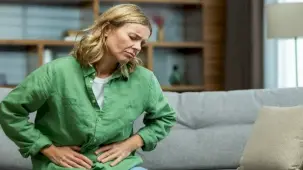 Bağışıklık sistemi değişti, kadınlar ağrıyı daha çok hissediyor!