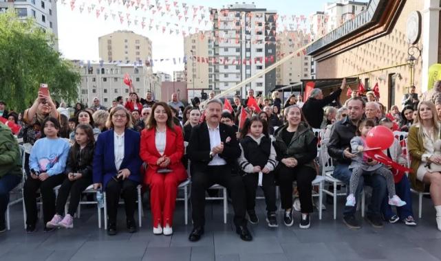 Çarşı Melikgazi'de 19 Mayıs coşkusu