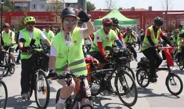İstanbul Bakırköy'de pedallar 19 Mayıs'a çevrildi