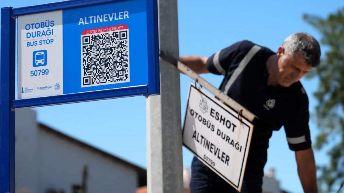 İzmir ESHOT durakları QR kodlu oluyor