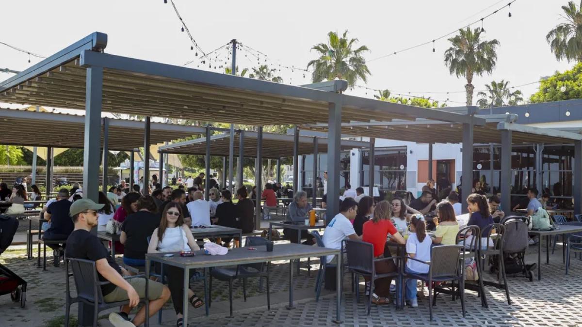 Mersin’de sosyal yaşamın adresi Büyükşehir kafeleri oldu
