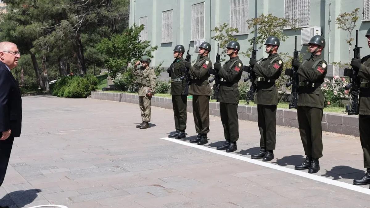 Bakan Güler'den Kahramanmaraş’ta Tugay Komutanlığı'na ziyaret