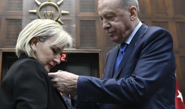 CHP’den istifa eden Nimet Özdemir AK Parti’ye katıldı