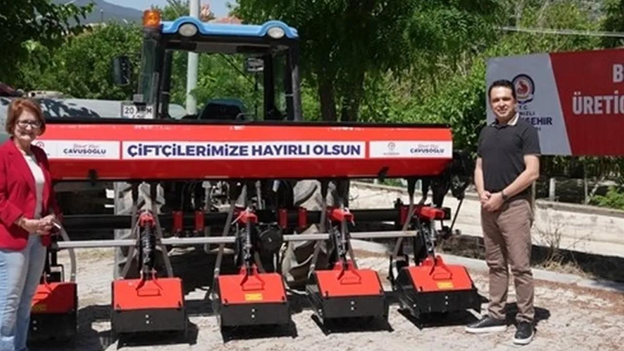 Denizli'de Bozkurtlu üreticilere çapa makinesi desteği