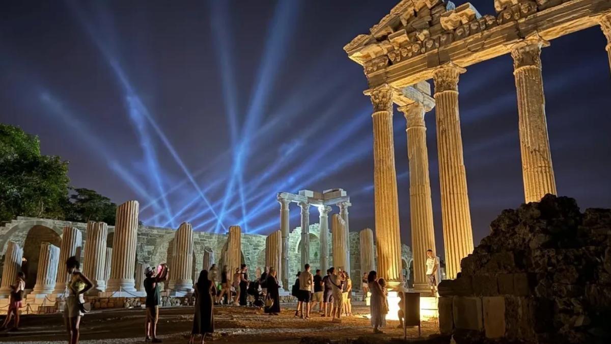 Gece müzeciliğinde yeni sezon... 20 müze ve ören yeri gece ziyarete açıldı