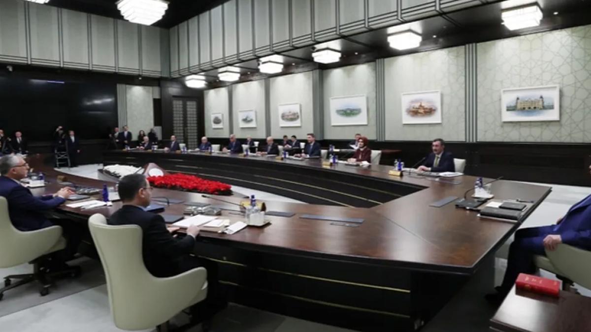Kabine bayram tatili ardından yoğun gündemle toplanıyor