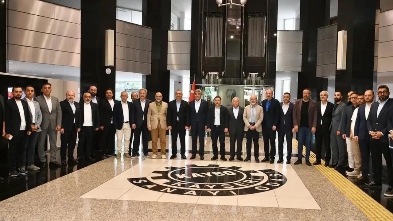 Memduh Büyükkılıç KAYSO toplantısına katıldı