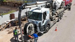 Antalya'da kanalizasyon hattı temizliği sürüyor