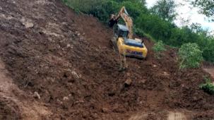 Ordu’da yoğun yağış sonrası heyelan mesaisi
