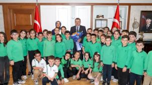 Trabzon'da Başkan Genç’ten minik misafirlerine maç sözü!