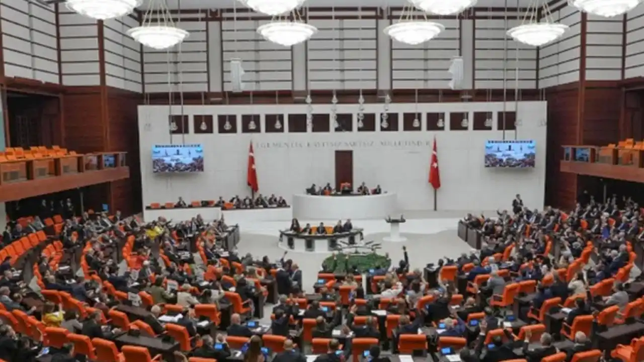 TBMM’de tartışmalı torba teklif mesaisi! Polis hakları, basın düzenlemesi ve orman alanları görüşülüyor