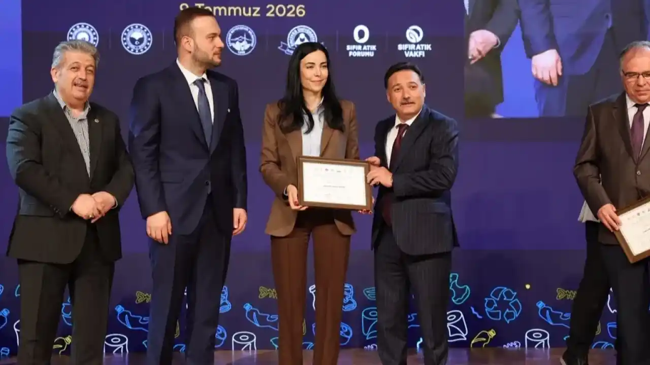 Kayseri Büyükşehir'e 'sıfır atık' plaketi