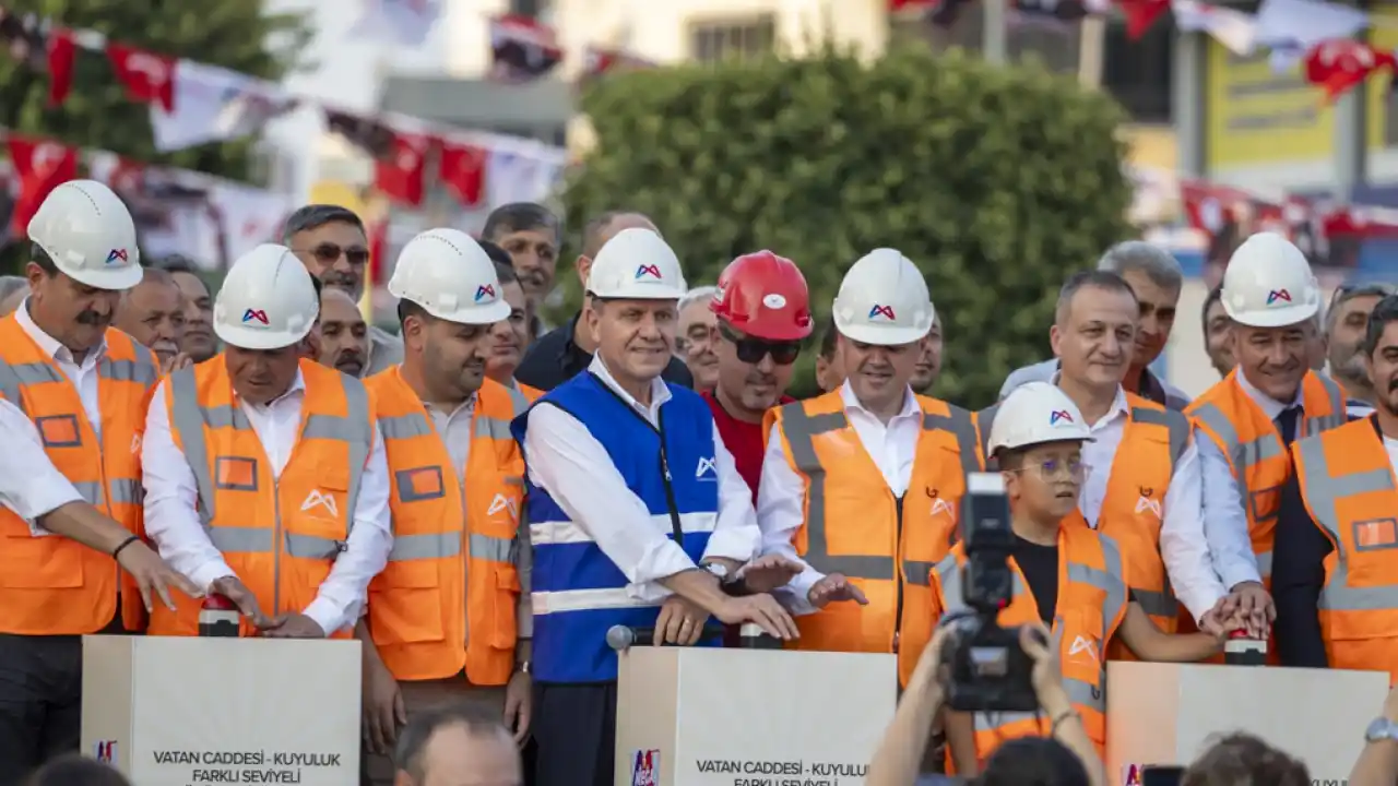 Mersin’de ulaşım için dev yatırım! Vatan Caddesi-Kuyuluk Kavşağı’nın temeli atıldı