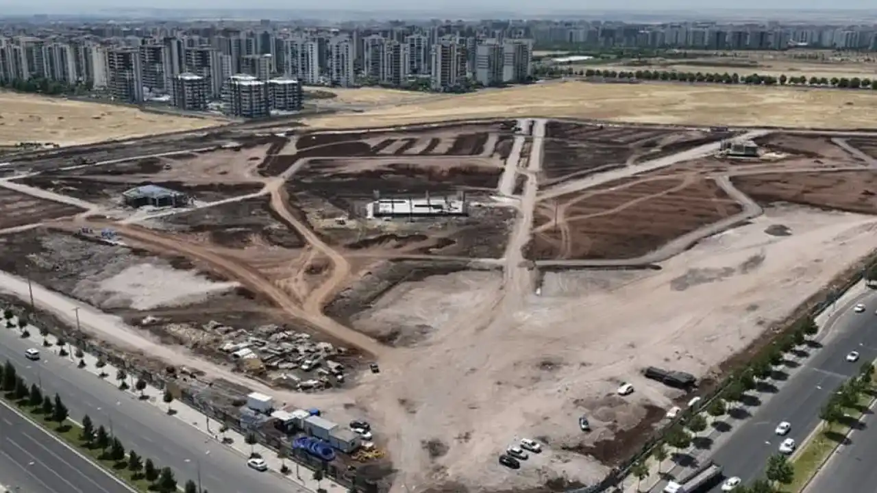 Mezopotamya Kent Parkı’nda çalışmalar eş zamanlı sürüyor