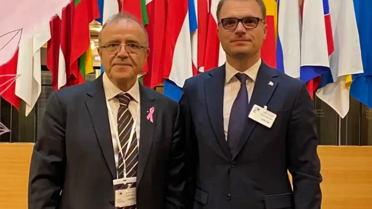 Prof. Dr. Vahit Özmen’e Avrupa Parlamentosu’nda uluslararası ödül