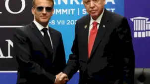 Cumhurbaşkanı Erdoğan, Macron ile bir araya geldi