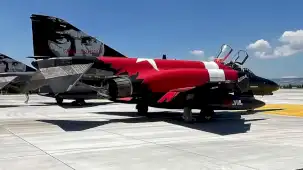 Türk Hava Kuvvetleri’nin efsanevi uçakları Belçika’da sergilendi