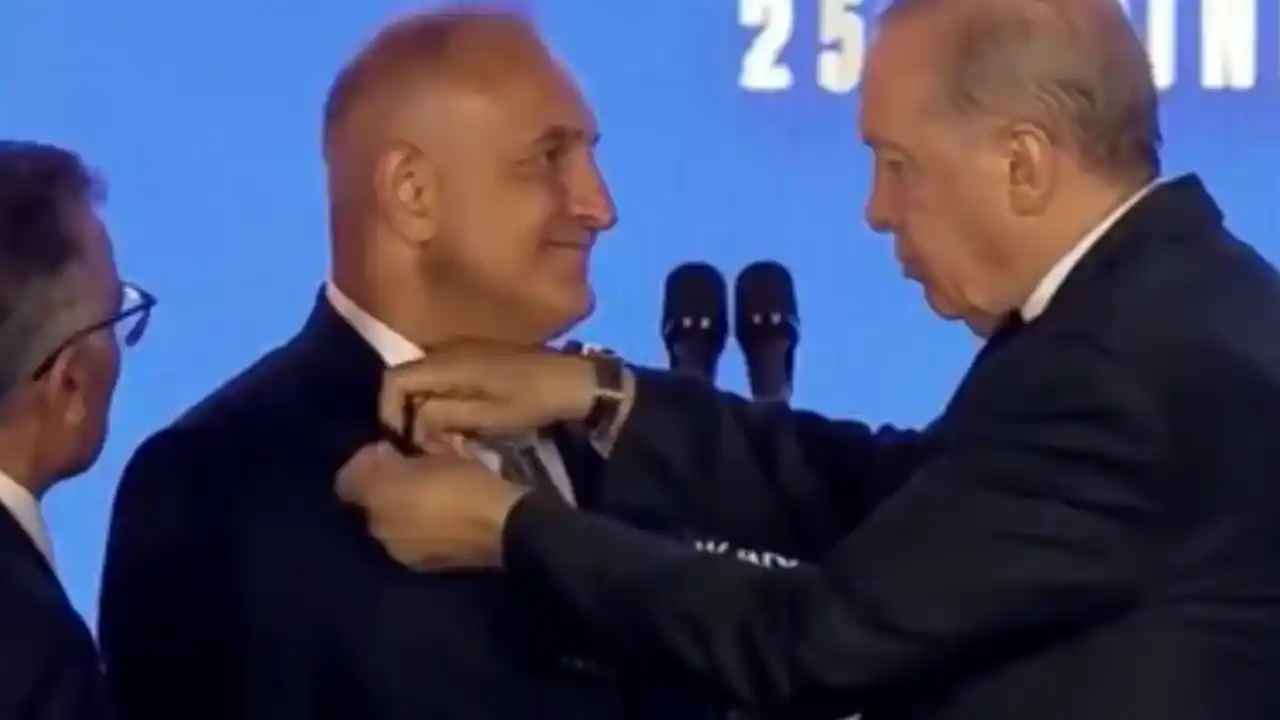 25. yıl programında AK Parti'ye 10 yeni katılım