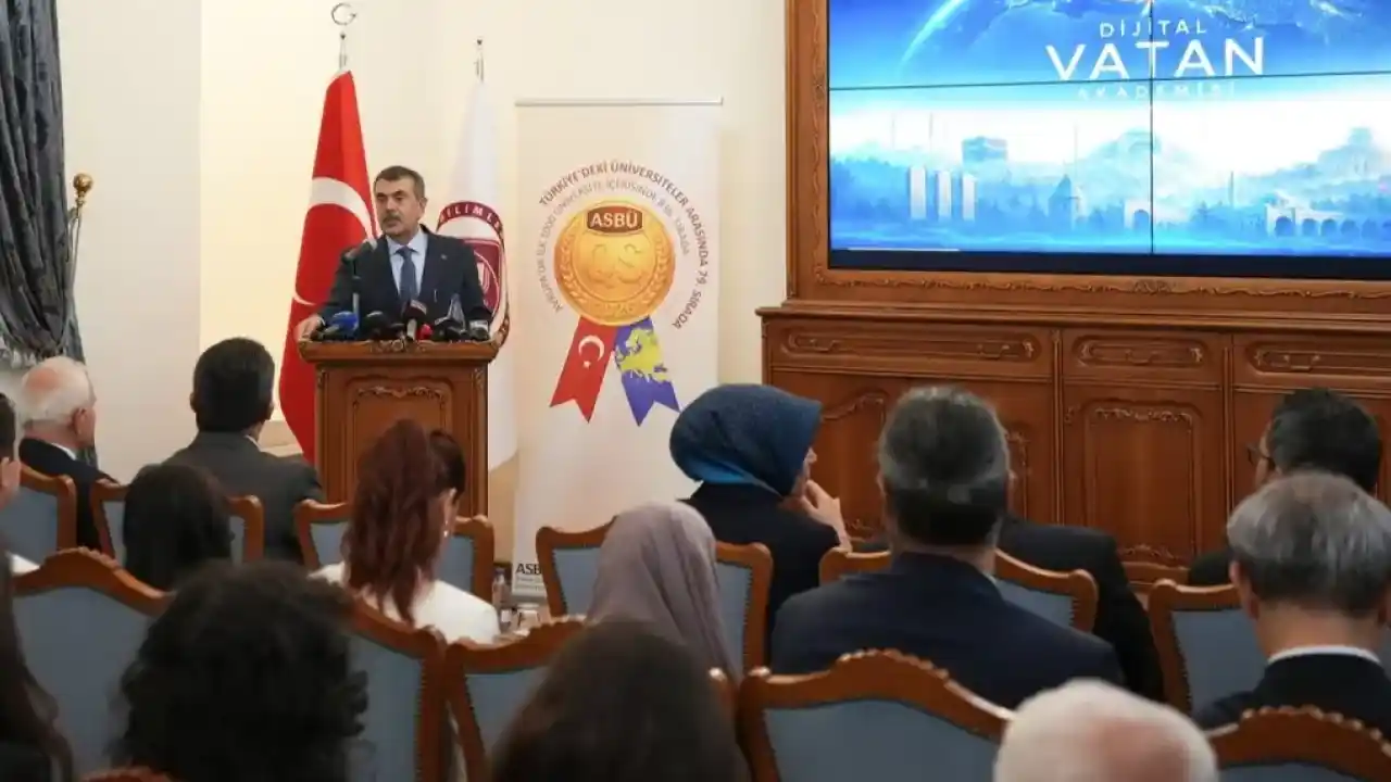 Bakan Tekin'den 'dijital vatan' dersi