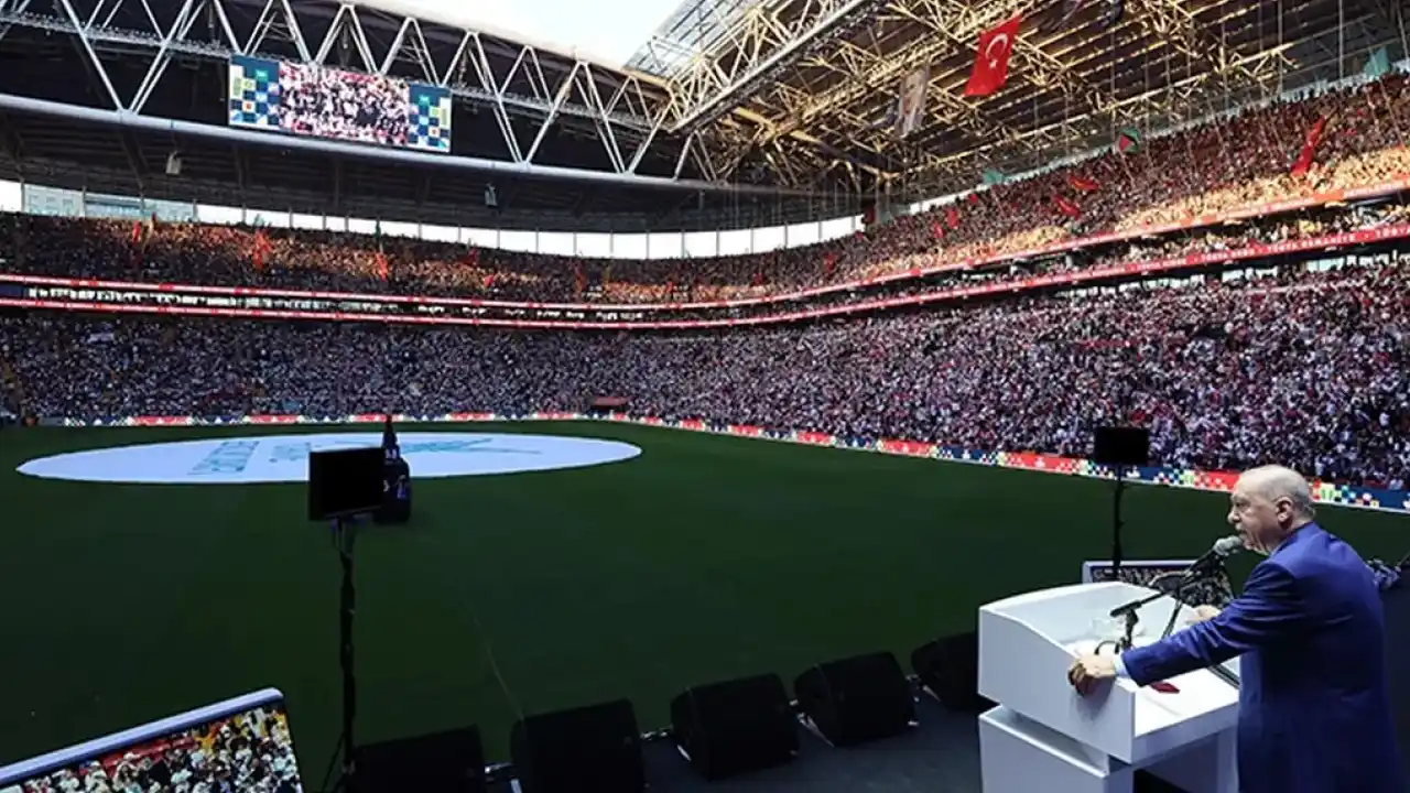 Erdoğan: Türkiye'yi ileriye gençlik taşıyacak