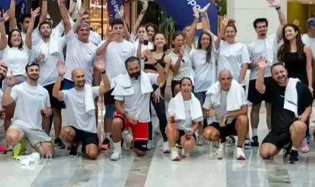 İzmir'de 50 dereceye ulaşan sıcaklar koşu rotasını değiştirdi